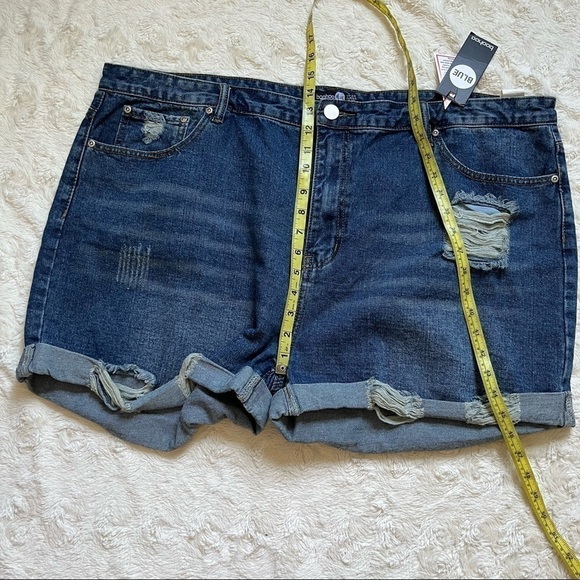 boohoo Blue Denim Shorts Size 20 - Picture 7 of 9